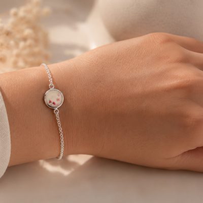Muttermilcharmband mit Blüten