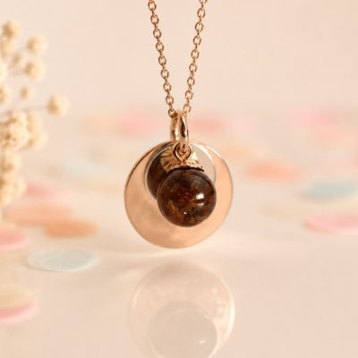 Schmuck mit Nabelschnur